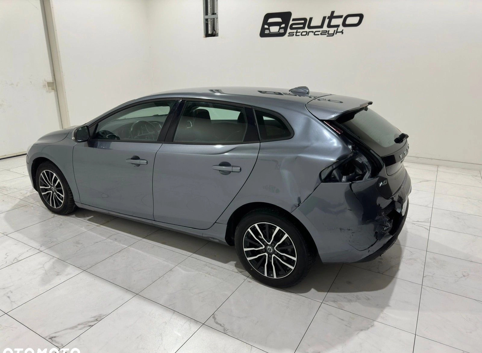 Volvo V40 cena 44900 przebieg: 72588, rok produkcji 2017 z Mrągowo małe 436